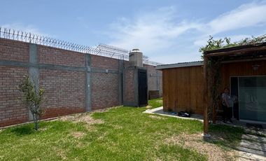 VENTA DE CASA DE 1,000M2 EN ASIA-MALA