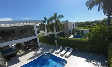 Casa de Lujo en Hacienda San Rafael | Piscina Privada y Diseño de Doble Altura (Vía Melgar - Girardot)