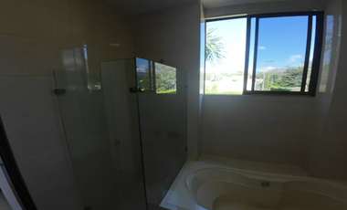 Casa de Lujo en Hacienda San Rafael | Piscina Privada y Diseño de Doble Altura (Vía Melgar - Girardot)