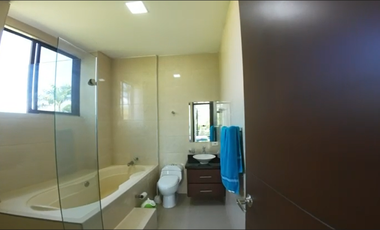 Casa de Lujo en Hacienda San Rafael | Piscina Privada y Diseño de Doble Altura (Vía Melgar - Girardot)