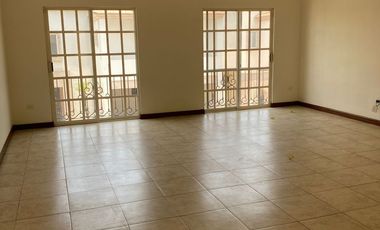 CASA EN RENTA FRACC LAS PRIVANZAS, VALLE ORIENTE