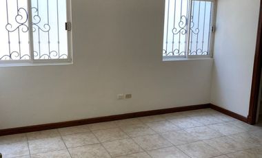 CASA EN RENTA FRACC LAS PRIVANZAS, VALLE ORIENTE