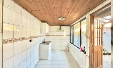 Se arrienda casa céntrica de 4 piezas, 2 baños, Curicó