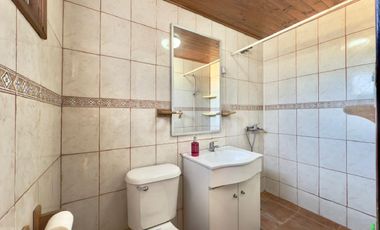 Se arrienda casa céntrica de 4 piezas, 2 baños, Curicó