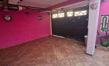 Bonita casa 3 pisos