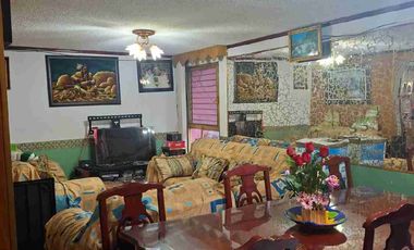 Bonita casa 3 pisos