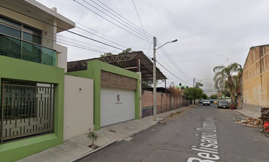 Casa en Venta en C. Belisario Domínguez, Centro, 47910 La Barca, Jal.