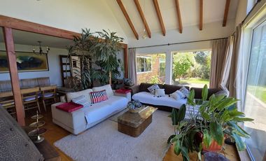 ARRIENDO CASA ORILLA DE LAGO