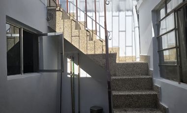 Venta de casa en Manrique central segundo piso con terraza