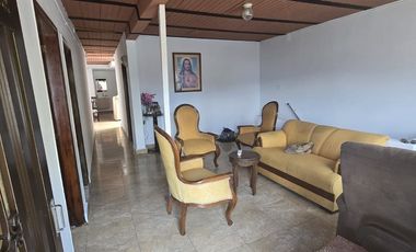 Venta de casa en Manrique central segundo piso con terraza