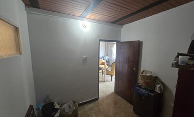 Venta de casa en Manrique central segundo piso con terraza