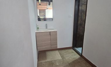 Venta de casa en Manrique central segundo piso con terraza