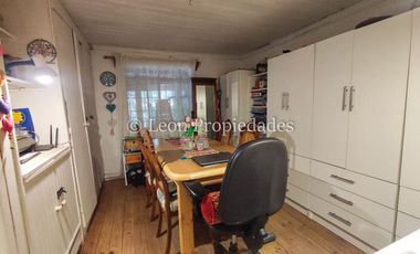 Leon Propiedades venda Gran sitio con casa en Avenida O’Higgins, Curacaví centro.