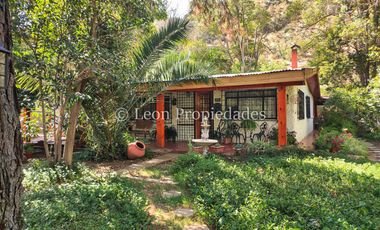 Leon Propiedades venda Gran sitio con casa en Avenida O’Higgins, Curacaví centro.