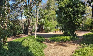 Leon Propiedades venda Gran sitio con casa en Avenida O’Higgins, Curacaví centro.