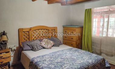 Leon Propiedades venda Gran sitio con casa en Avenida O’Higgins, Curacaví centro.