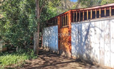 Leon Propiedades venda Gran sitio con casa en Avenida O’Higgins, Curacaví centro.