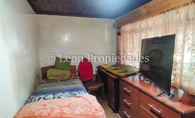 Leon Propiedades venda Gran sitio con casa en Avenida O’Higgins, Curacaví centro.