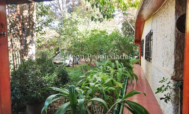 Leon Propiedades venda Gran sitio con casa en Avenida O’Higgins, Curacaví centro.