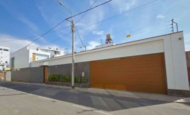 LUJOSA CASA EN VENTA EN TACNA