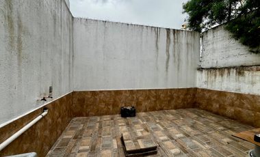 Cómoda Casa en venta de 2 recámaras en Col. El Manantial con amplia terraza