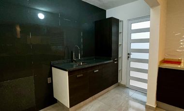 Cómoda Casa en venta de 2 recámaras en Col. El Manantial con amplia terraza