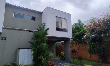 Arriendo casa esquinera 3 habitaciones en Conjunto Residencial Quetzal – Ciudad Country | Jamundí