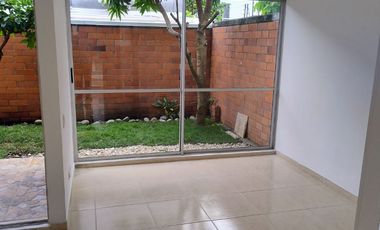 Arriendo casa esquinera 3 habitaciones en Conjunto Residencial Quetzal – Ciudad Country | Jamundí