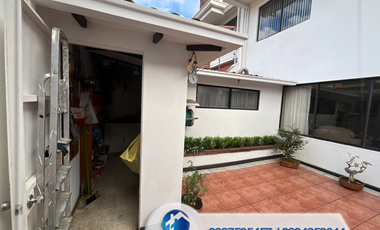 Vendo casa en Cuenca – sector Av. Ordoñez Lasso