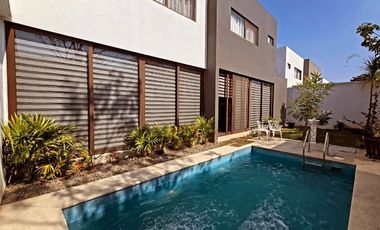 CASA EN VENTA CON ALBERCA EN ZONA DEL CAMPESTRE