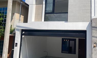 VENTA Casa de 3 recámaras en Col. Primero de Mayo Sur