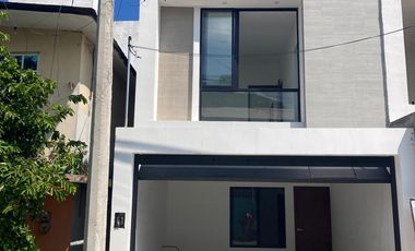 VENTA Casa de 3 recámaras en Col. Primero de Mayo Sur
