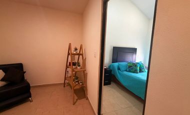 RENTA DEE CASA AMUEBLADA EN BOSQUES DEL DORADO SALIDA LEON SILAO  3 RECAMARAS