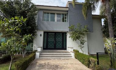 Valle Real, hermosa residencia de 4 recámaras