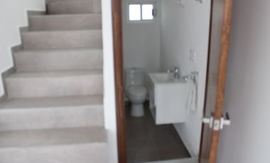 Casa de 3 niveles en Calle 99 B Poniente 115 Colonia Arboledas de Loma Bella a 2 cuadras Av. 16 de septiembre