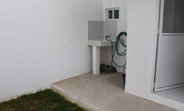 Casa de 3 niveles en Calle 99 B Poniente 115 Colonia Arboledas de Loma Bella a 2 cuadras Av. 16 de septiembre