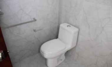 Casa de 3 niveles en Calle 99 B Poniente 115 Colonia Arboledas de Loma Bella a 2 cuadras Av. 16 de septiembre