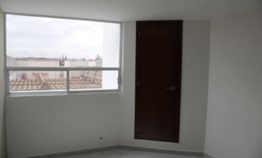 Casa de 3 niveles en Calle 99 B Poniente 115 Colonia Arboledas de Loma Bella a 2 cuadras Av. 16 de septiembre