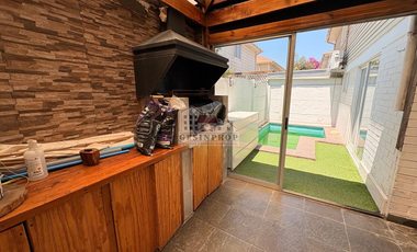 Casa Con Piscina 5d/2b, Villa Jardines De Santa María, Maipú