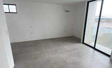 Se vende casa de 4 dormitorios en La Costa Samborondón.