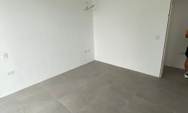 Se vende casa de 4 dormitorios en La Costa Samborondón.