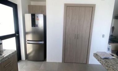 Se vende casa de 4 dormitorios en La Costa Samborondón.