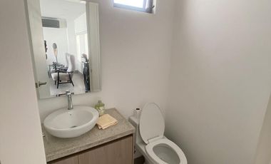 Se vende casa de 4 dormitorios en La Costa Samborondón.