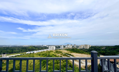 Luxury 3-Storey Hillside Villa with Pool in Clark near Golf Course Sun Valley D'heights