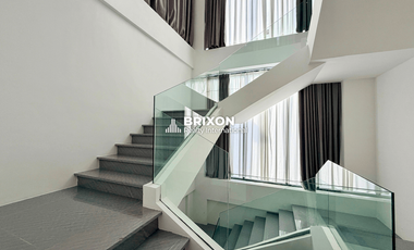 Luxury 3-Storey Hillside Villa with Pool in Clark near Golf Course Sun Valley D'heights