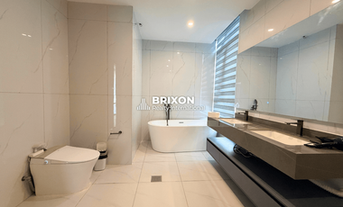 Luxury 3-Storey Hillside Villa with Pool in Clark near Golf Course Sun Valley D'heights