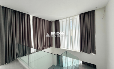 Luxury 3-Storey Hillside Villa with Pool in Clark near Golf Course Sun Valley D'heights