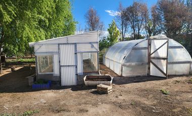Propiedad en Doradillo ,casa,departamento,invernadero,patio parquizado