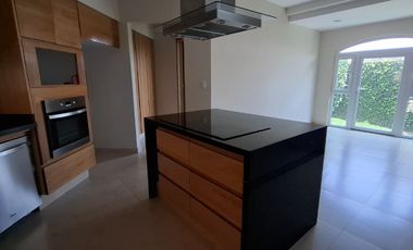 Casa en renta en exclusivo Arces Residencial, Metepec
