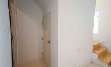 Urgent Sale! Best Value in the Project! ​Blessity Park Wongwaen-Lamlukka: Premium Corner Townhome, 3 Bedrooms, 2 Parking Spaces.